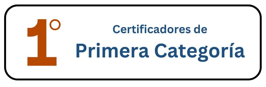 Equipo de DS Certificaciones realizando inspección técnica de transporte vertical